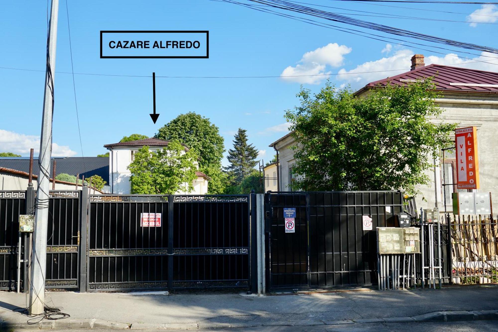 Cazare Alfredo Κραϊόβα Εξωτερικό φωτογραφία