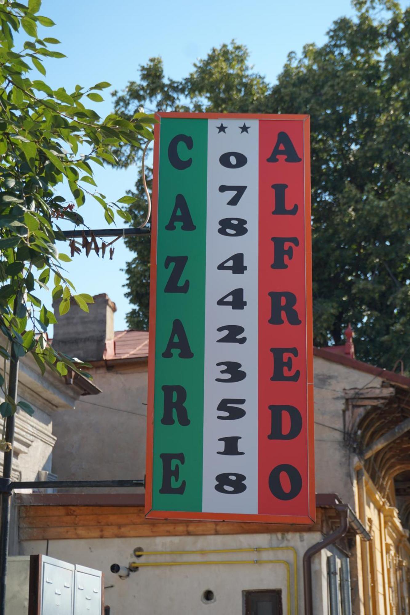 Cazare Alfredo Κραϊόβα Εξωτερικό φωτογραφία